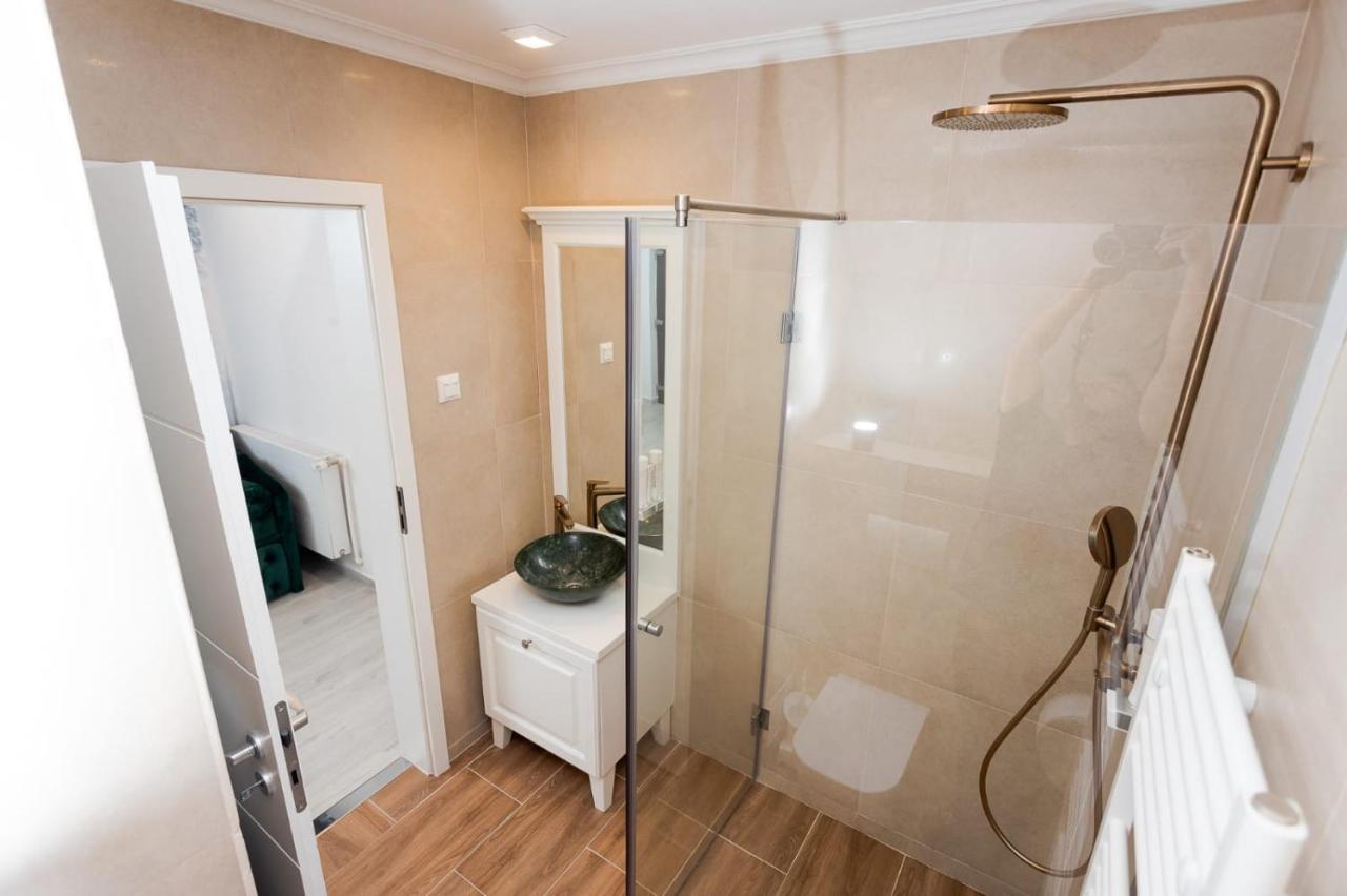 Apartament Carolyne Bistriţa Extérieur photo